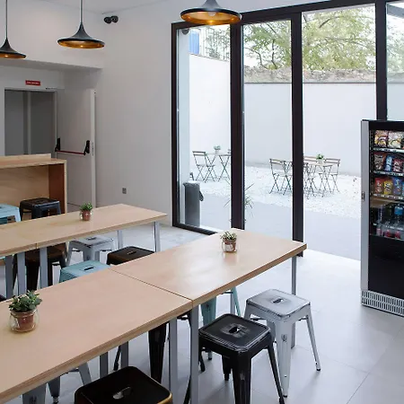 Meeting Point Albergue *