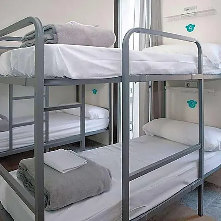 Meeting Point Hostel *